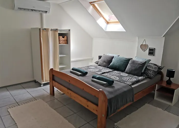 Rose Apartment *